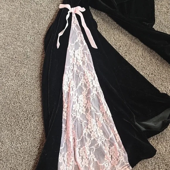 Dolls Kill Sugar Thrillz Velvet Bell Bottoms Flare Black Pink Lace Bow Goth - Picture 4 of 5